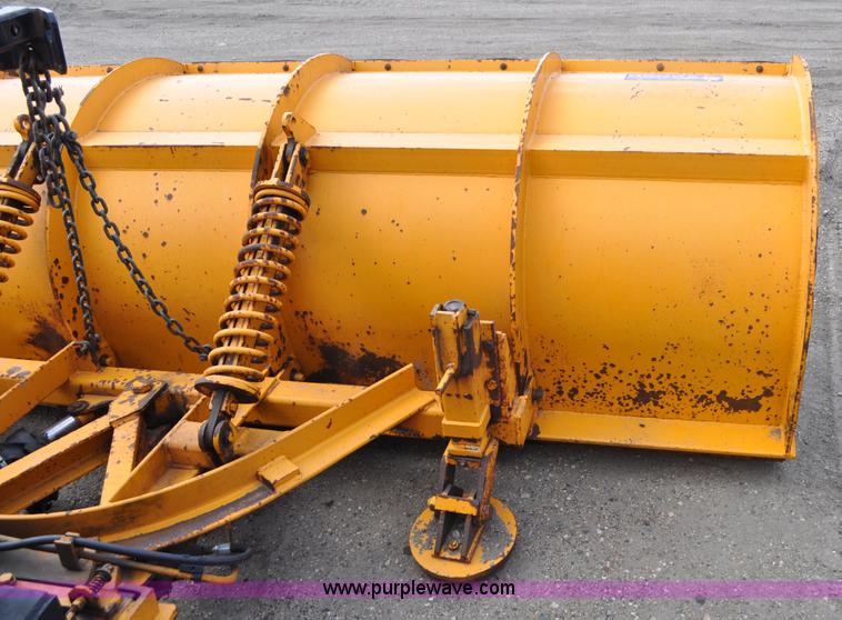 image for item G6468 1995 International 4700 dump truck
