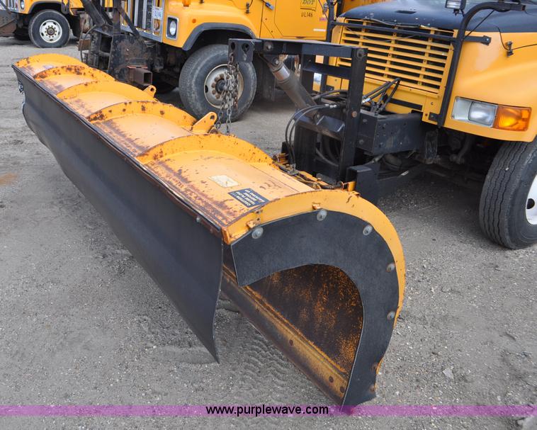 image for item G6468 1995 International 4700 dump truck