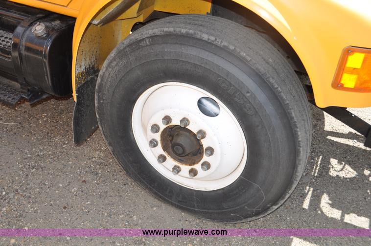 image for item G6468 1995 International 4700 dump truck