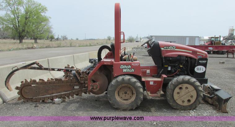 image for item G8351 2007 Ditch Witch RT40 trencher