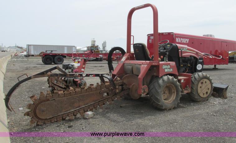 image for item G8351 2007 Ditch Witch RT40 trencher
