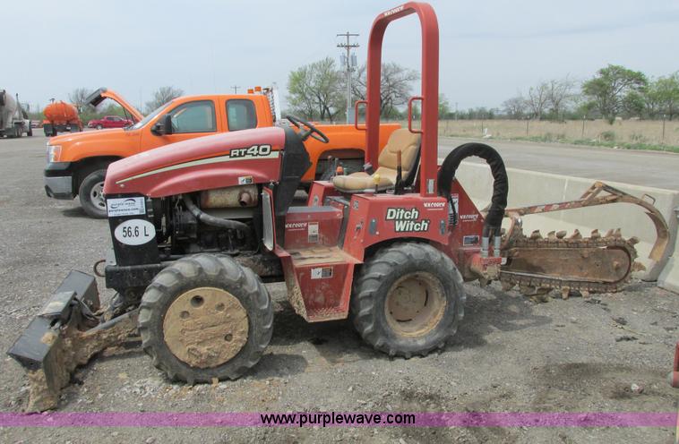 image for item G8351 2007 Ditch Witch RT40 trencher