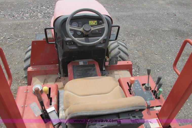 image for item G8351 2007 Ditch Witch RT40 trencher
