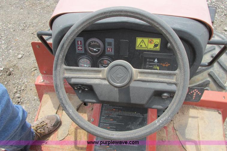 image for item G8351 2007 Ditch Witch RT40 trencher