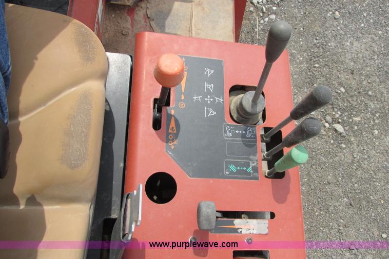 image for item G8351 2007 Ditch Witch RT40 trencher