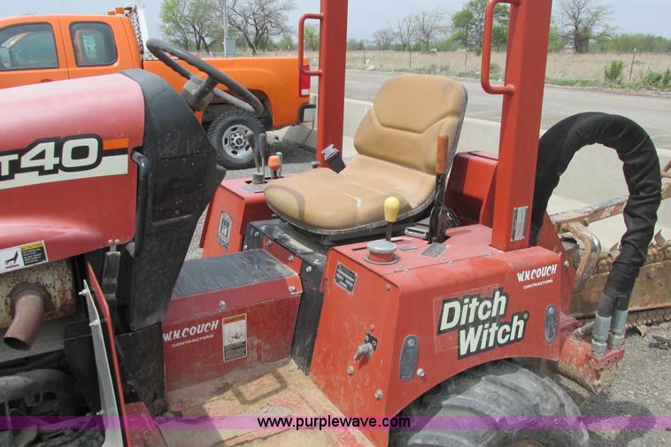 image for item G8351 2007 Ditch Witch RT40 trencher