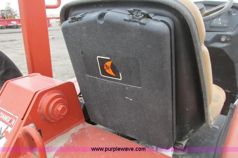 image for item G8351 2007 Ditch Witch RT40 trencher