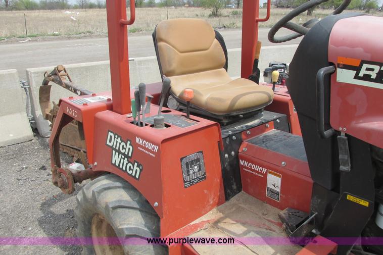 image for item G8351 2007 Ditch Witch RT40 trencher