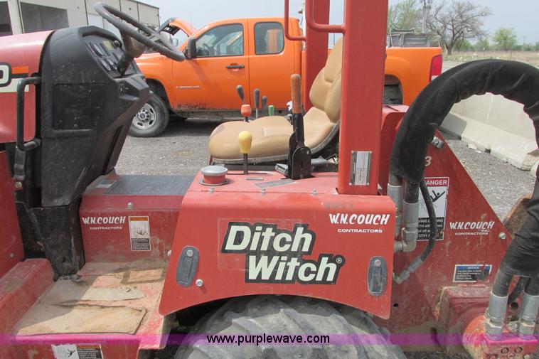 image for item G8351 2007 Ditch Witch RT40 trencher