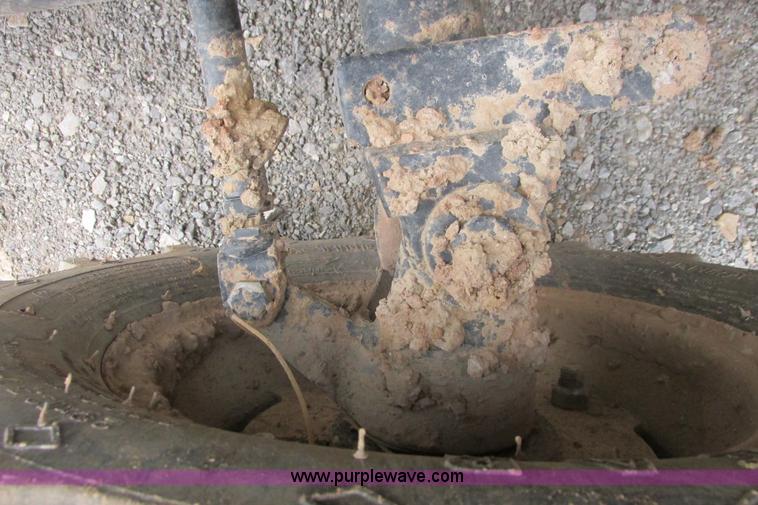 image for item G8351 2007 Ditch Witch RT40 trencher