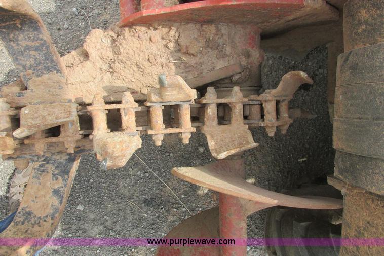 image for item G8351 2007 Ditch Witch RT40 trencher