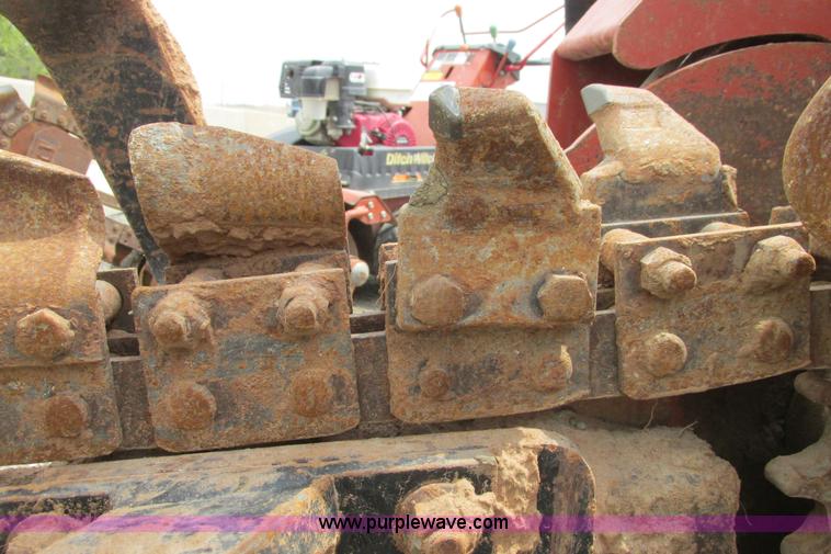 image for item G8351 2007 Ditch Witch RT40 trencher