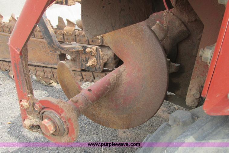 image for item G8351 2007 Ditch Witch RT40 trencher