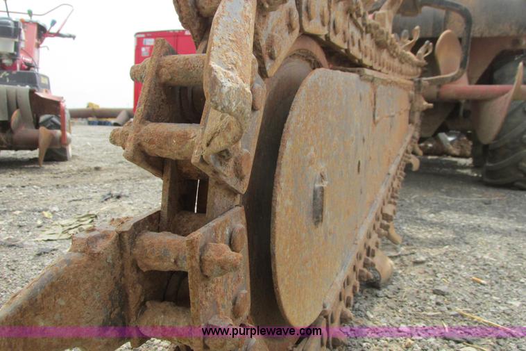 image for item G8351 2007 Ditch Witch RT40 trencher