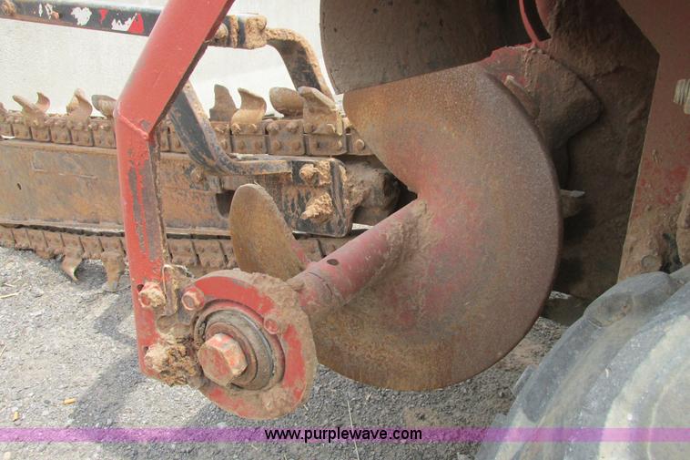 image for item G8351 2007 Ditch Witch RT40 trencher