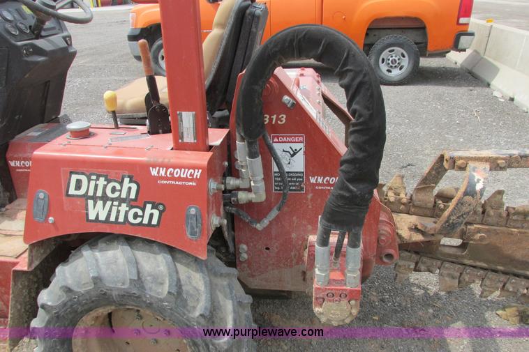 image for item G8351 2007 Ditch Witch RT40 trencher