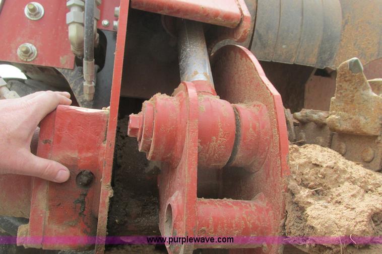 image for item G8351 2007 Ditch Witch RT40 trencher