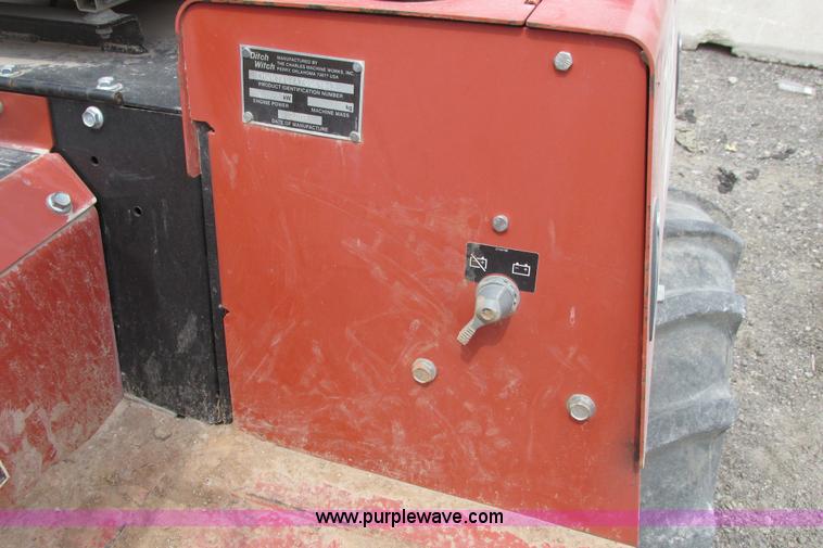image for item G8351 2007 Ditch Witch RT40 trencher