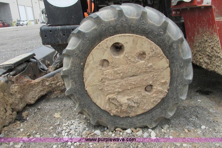 image for item G8351 2007 Ditch Witch RT40 trencher