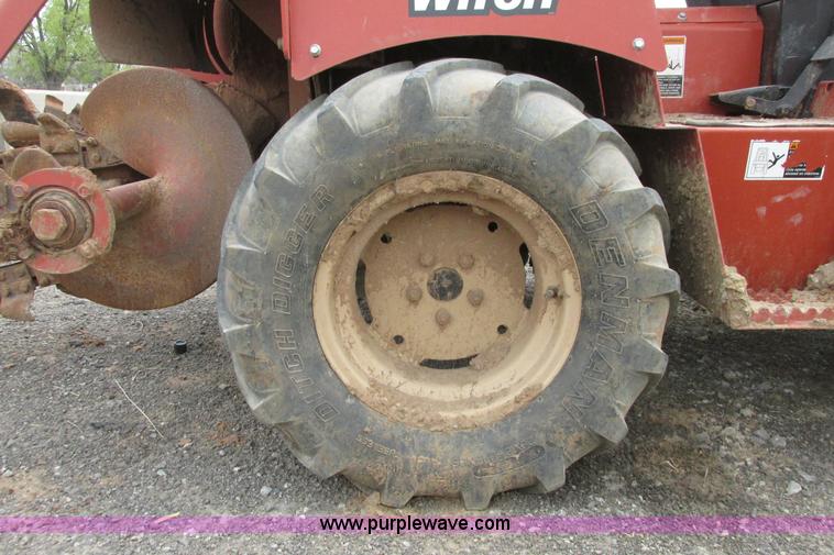 image for item G8351 2007 Ditch Witch RT40 trencher