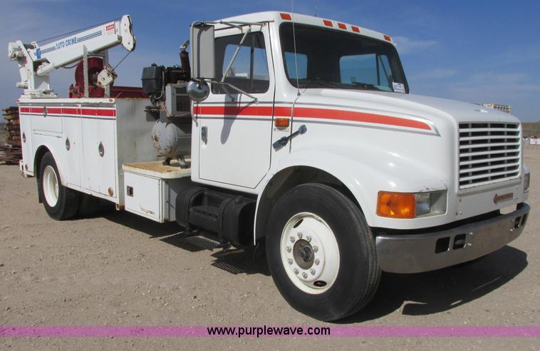 image for item G8358 1992 International 4700 service truck