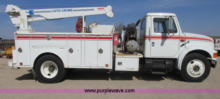 image for item G8358 1992 International 4700 service truck