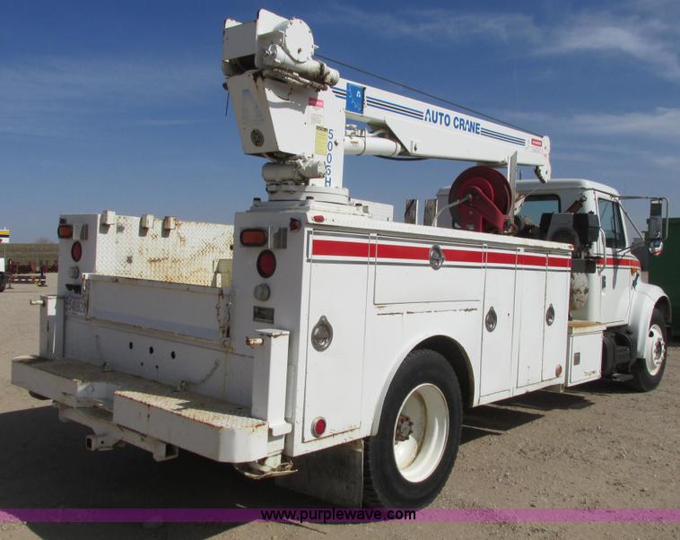 image for item G8358 1992 International 4700 service truck