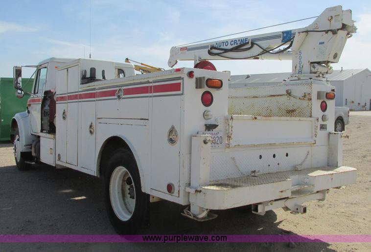 image for item G8358 1992 International 4700 service truck