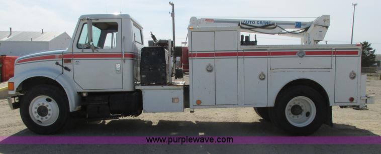 image for item G8358 1992 International 4700 service truck