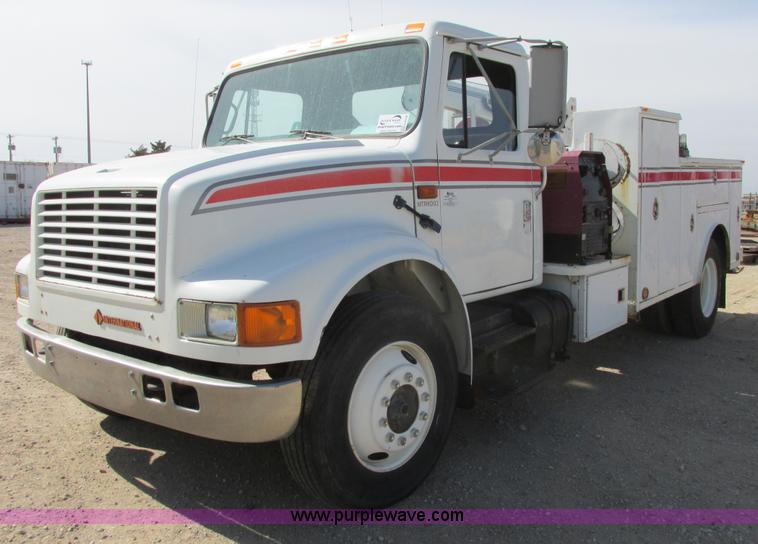 image for item G8358 1992 International 4700 service truck