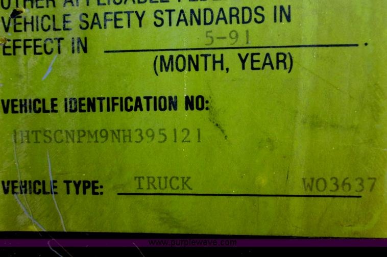 image for item G8358 1992 International 4700 service truck