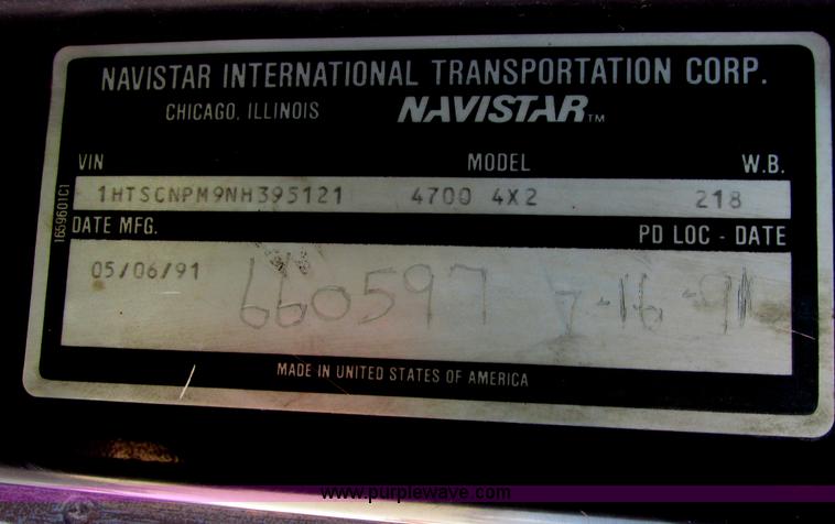 image for item G8358 1992 International 4700 service truck