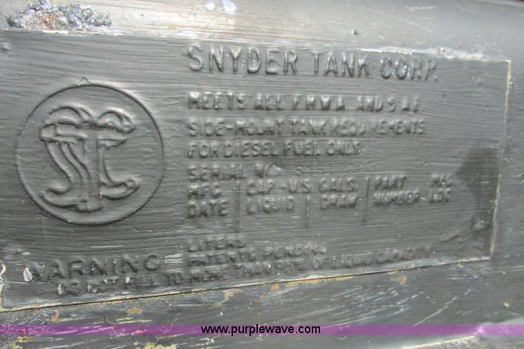 image for item G8358 1992 International 4700 service truck