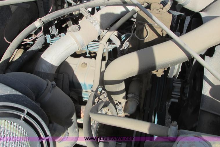 image for item G8358 1992 International 4700 service truck