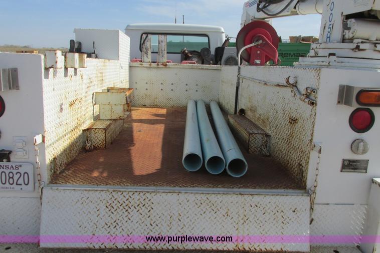 image for item G8358 1992 International 4700 service truck