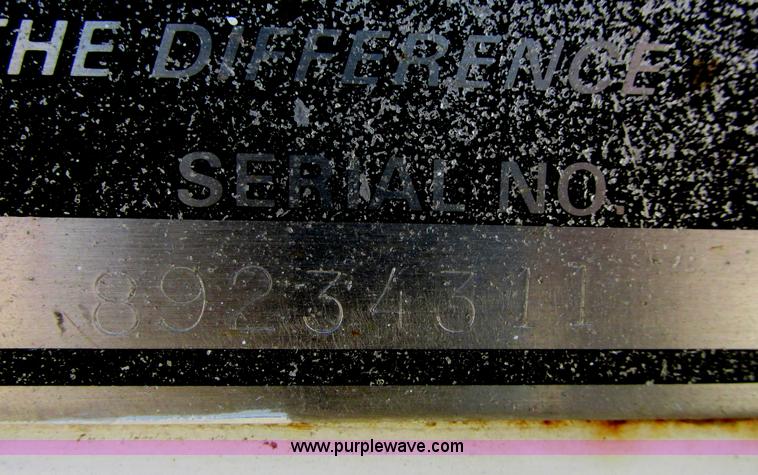 image for item G8358 1992 International 4700 service truck