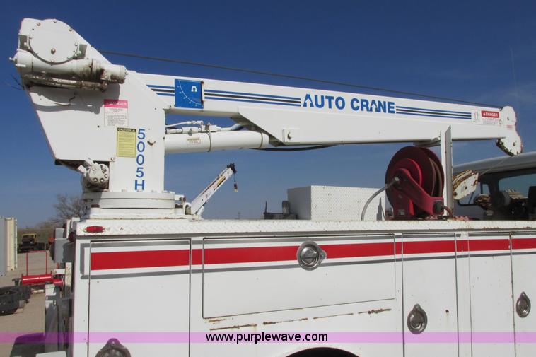 image for item G8358 1992 International 4700 service truck