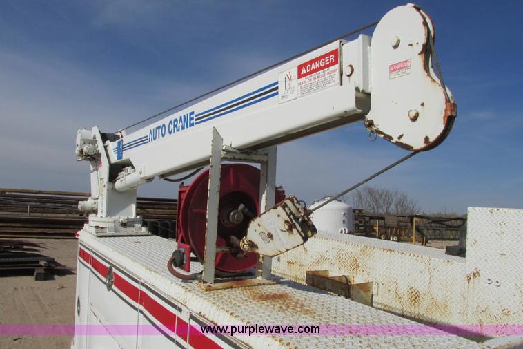 image for item G8358 1992 International 4700 service truck