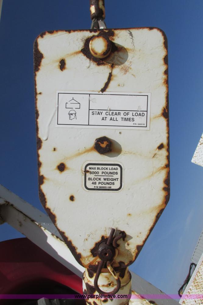 image for item G8358 1992 International 4700 service truck