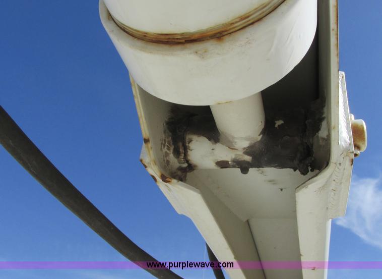 image for item G8358 1992 International 4700 service truck