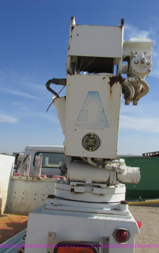 image for item G8358 1992 International 4700 service truck