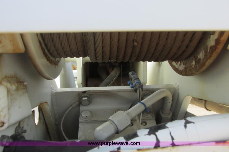 image for item G8358 1992 International 4700 service truck