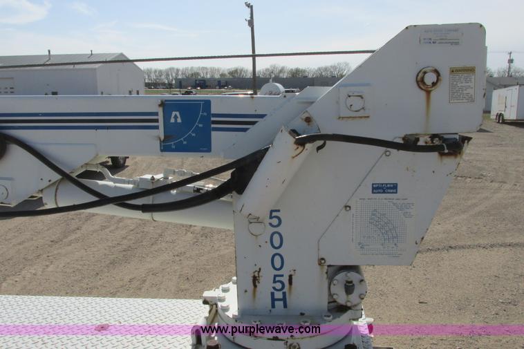 image for item G8358 1992 International 4700 service truck