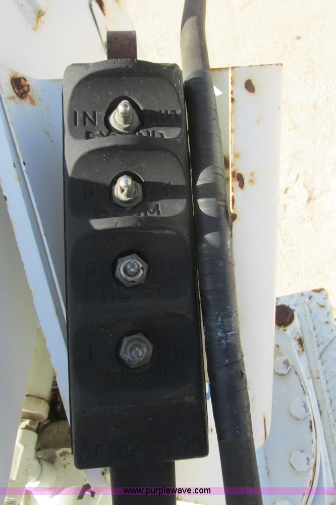 image for item G8358 1992 International 4700 service truck