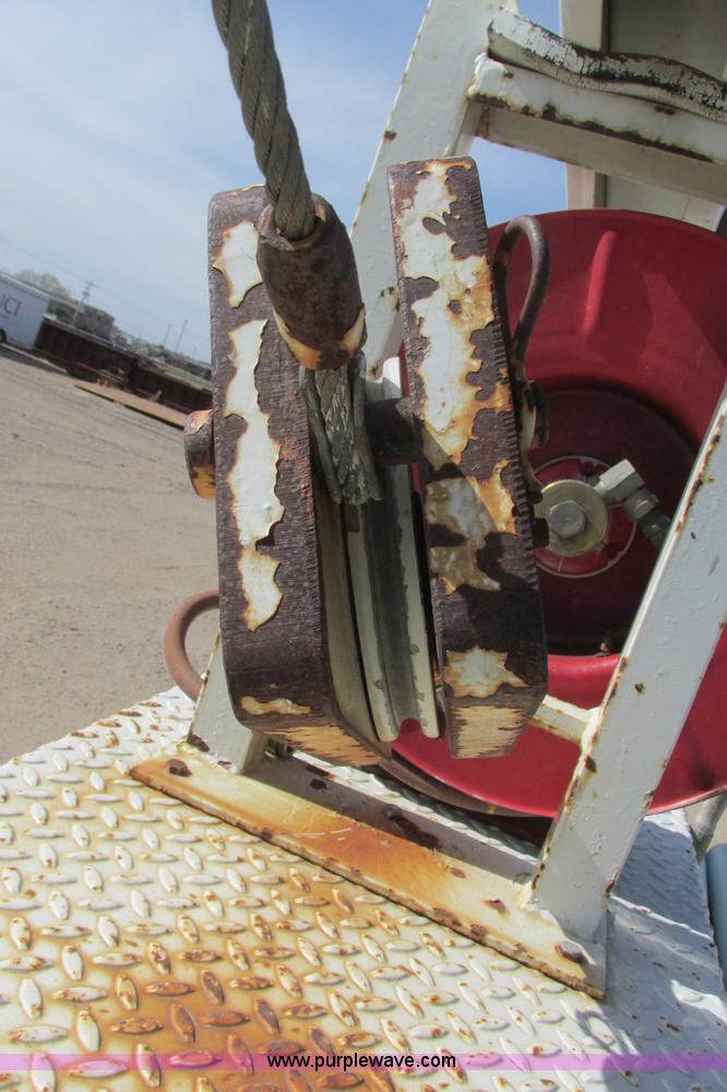 image for item G8358 1992 International 4700 service truck