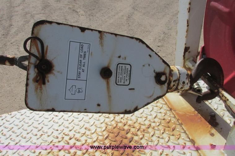 image for item G8358 1992 International 4700 service truck