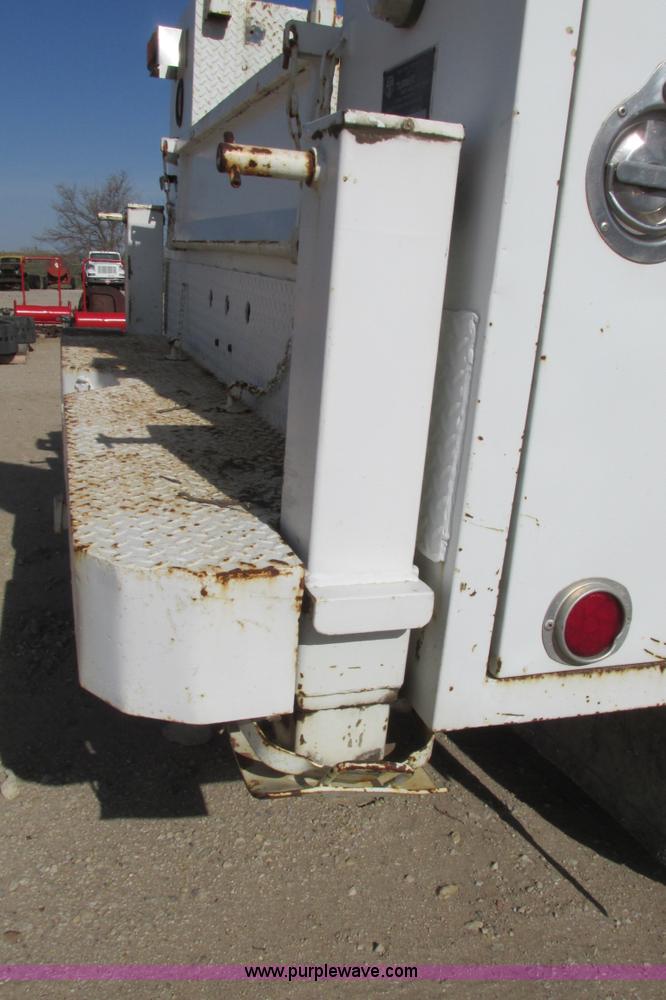 image for item G8358 1992 International 4700 service truck