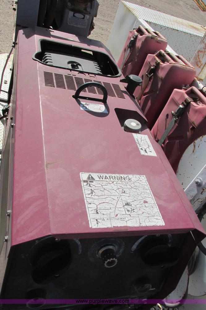 image for item G8358 1992 International 4700 service truck