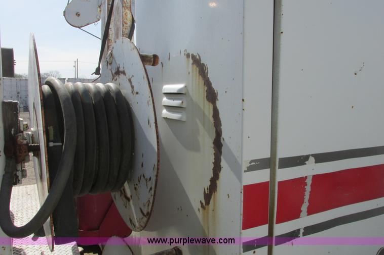 image for item G8358 1992 International 4700 service truck