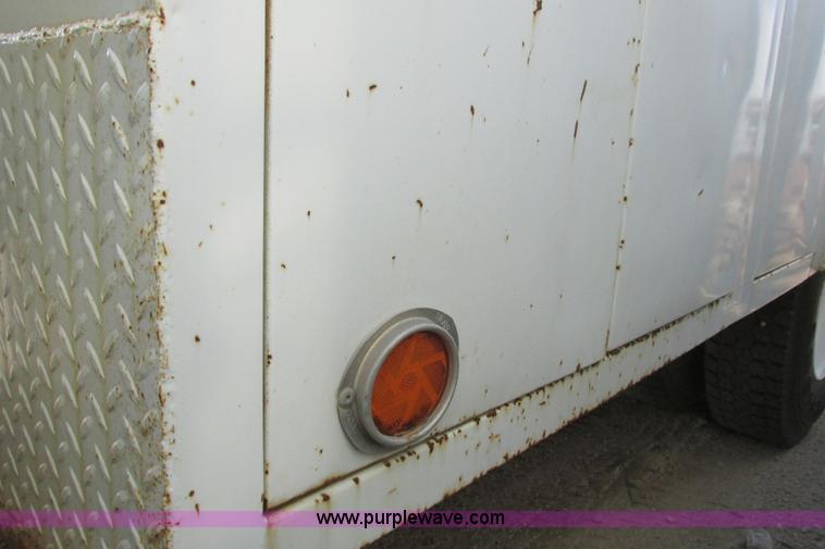 image for item G8358 1992 International 4700 service truck